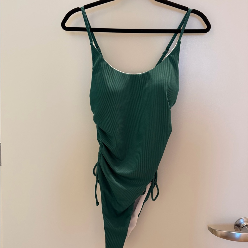 One piece Green Swimsuit